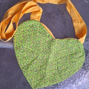Heart-Shaped Floral Shoulder Bag - Green and Yellow